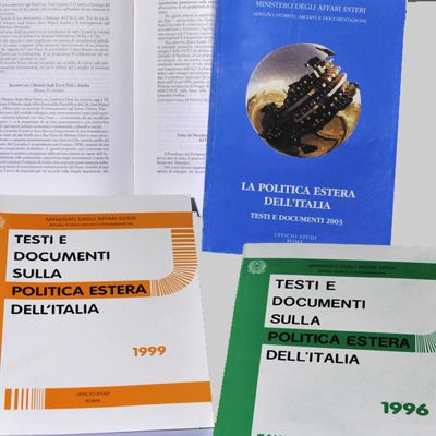 <p>Testi e documenti <br/> sulla politica estera <br/> dell’Italia</p> - Testi e documenti